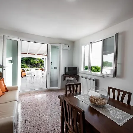 Casa Rebecca * 토레 산 지오반니 우겐토